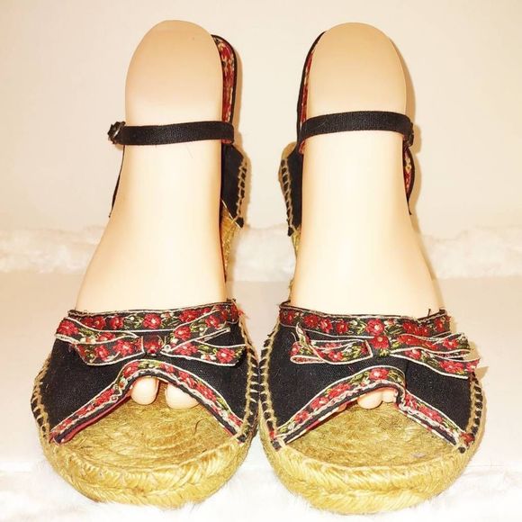 Seychelles Black and Floral Espadrille Wedges Women's size 11 open toe, ankle st - Picture 1 of 9